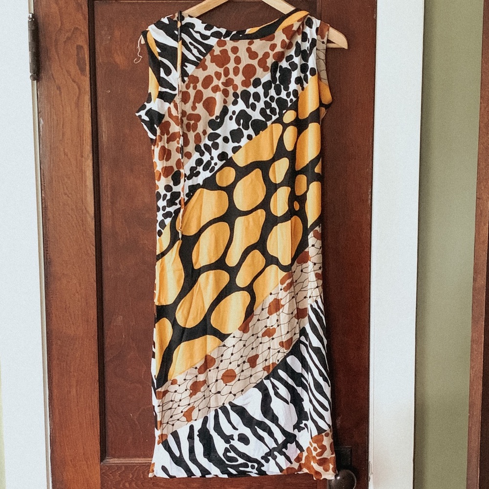 Multi patterned dress with cinch belt